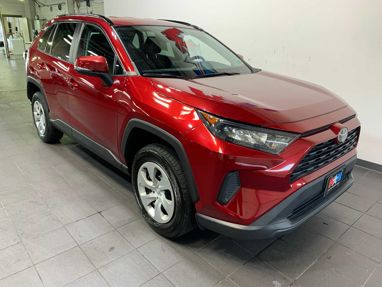 2021 Toyota RAV4 LE photo 2