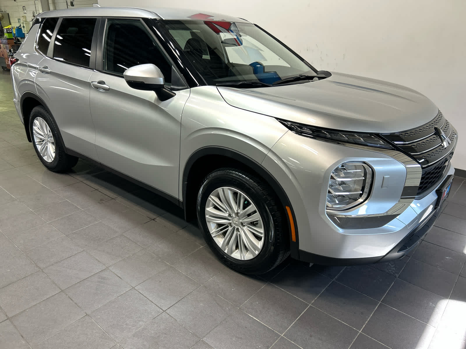 Used 2024 Mitsubishi Outlander ES SUV