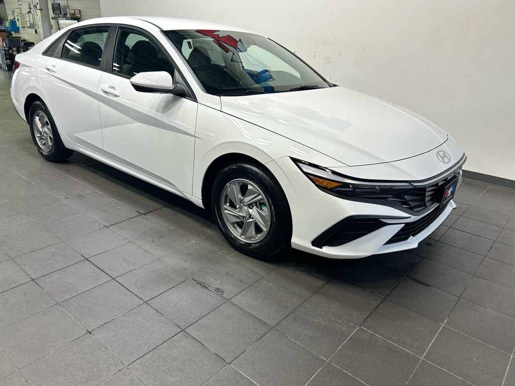 New 2026 Hyundai Elantra SE Sedan