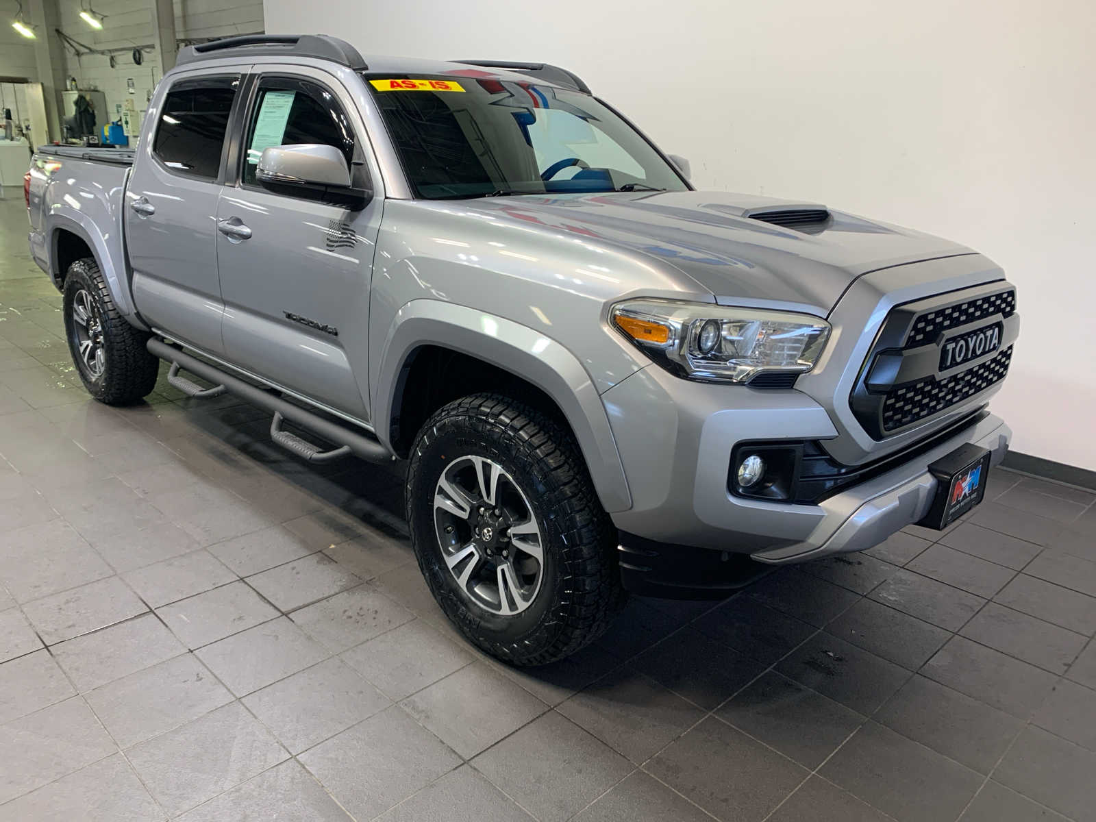 2016 Toyota Tacoma TRD Sport V6 photo 2