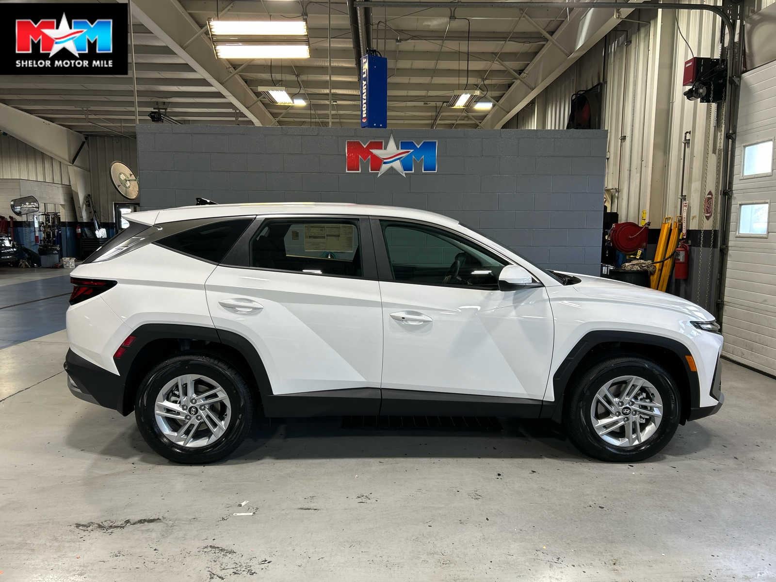 2026 Hyundai Tucson SE's photo
