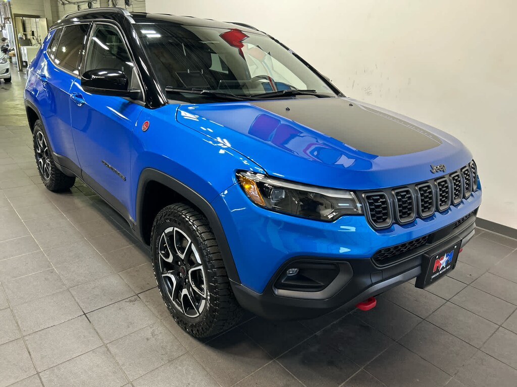 Used 2025 Jeep Compass Trailhawk SUV