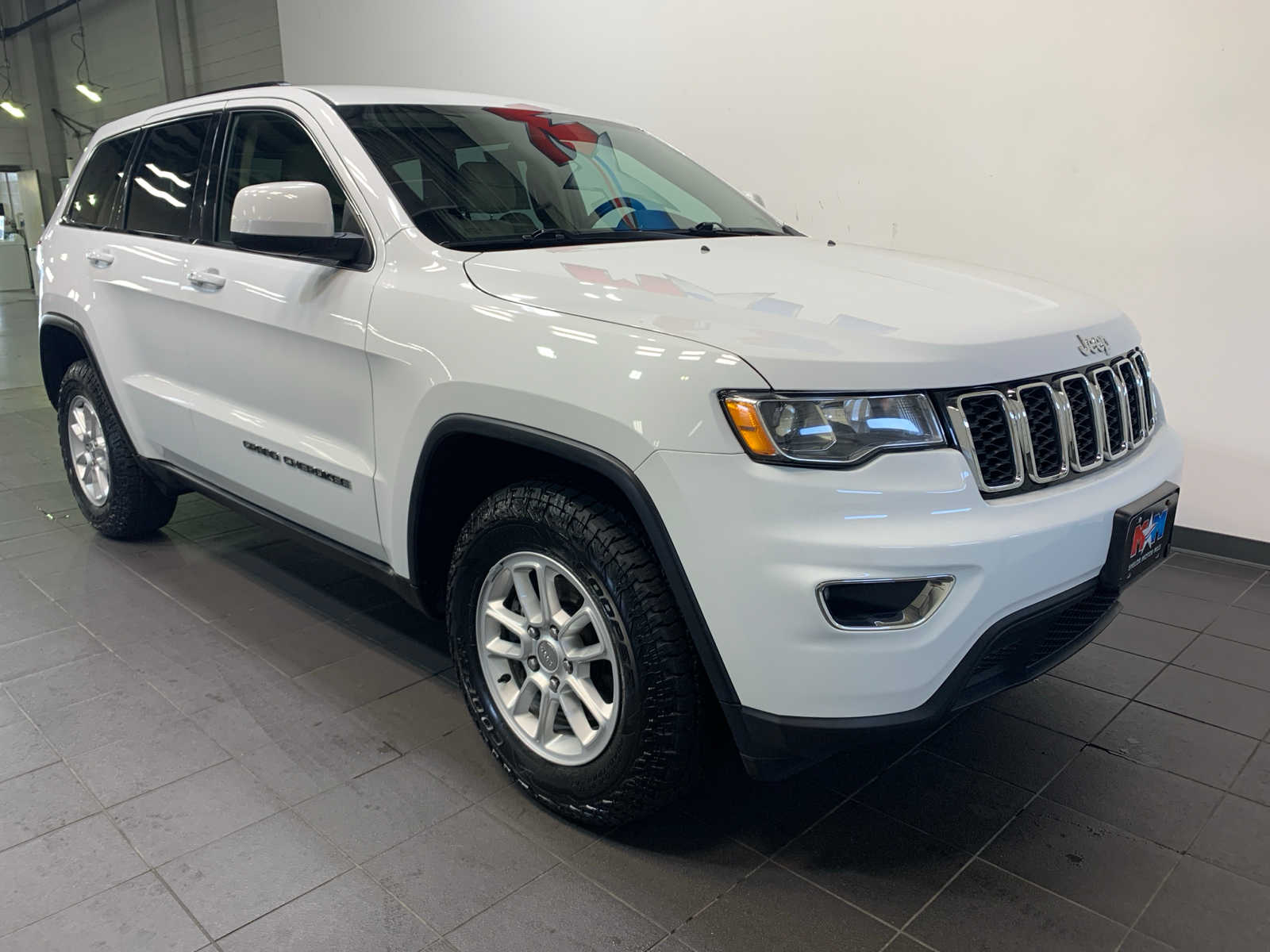2020 Jeep Grand Cherokee Laredo photo 2