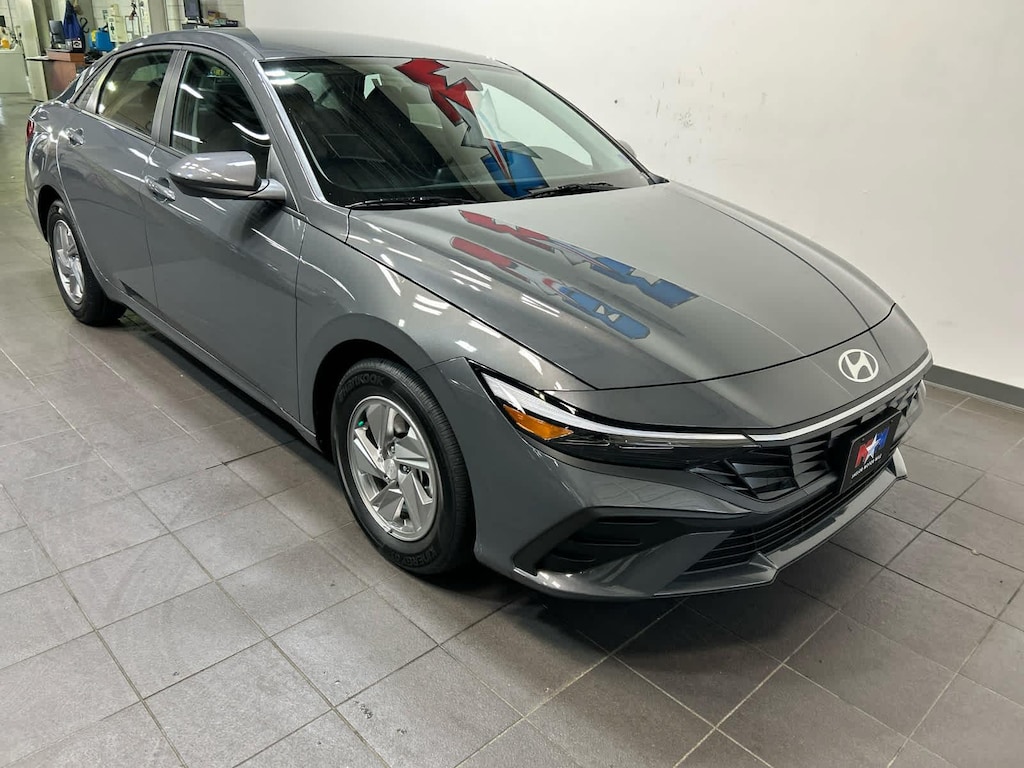 New 2026 Hyundai Elantra SE Sedan