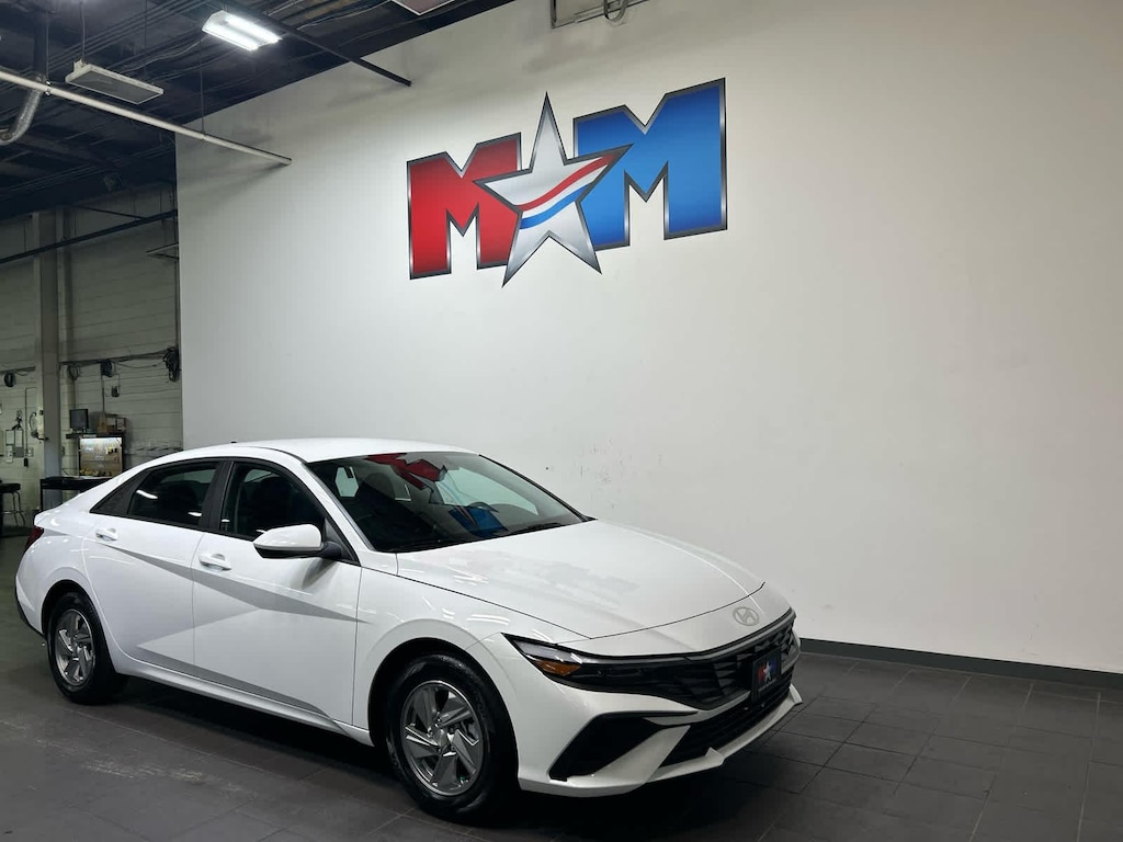 New 2026 Hyundai Elantra SE Sedan
