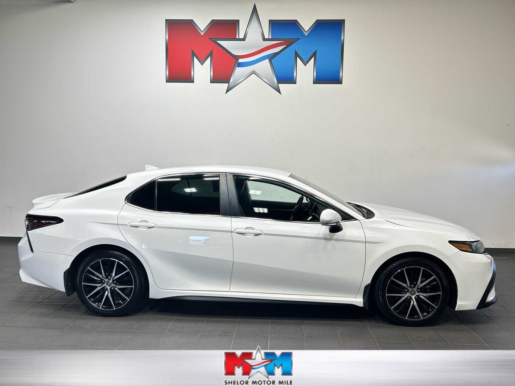 Used 2023 Toyota Camry SE Sedan