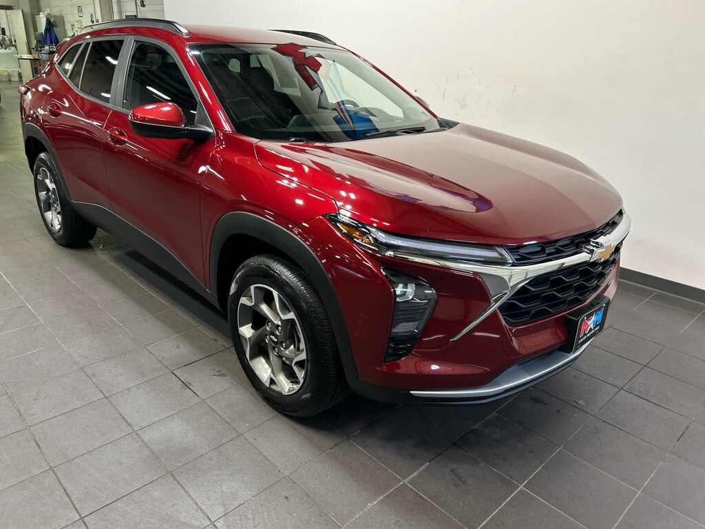 Used 2025 Chevrolet Trax LT SUV