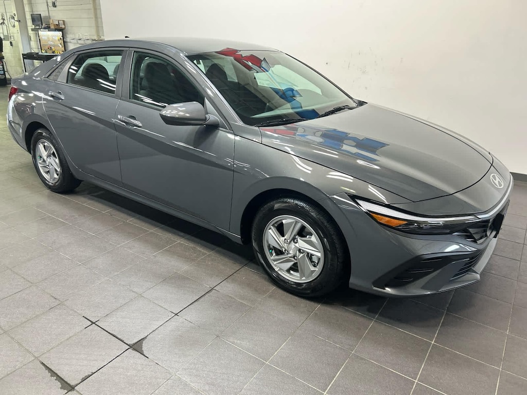 New 2026 Hyundai Elantra SE Sedan