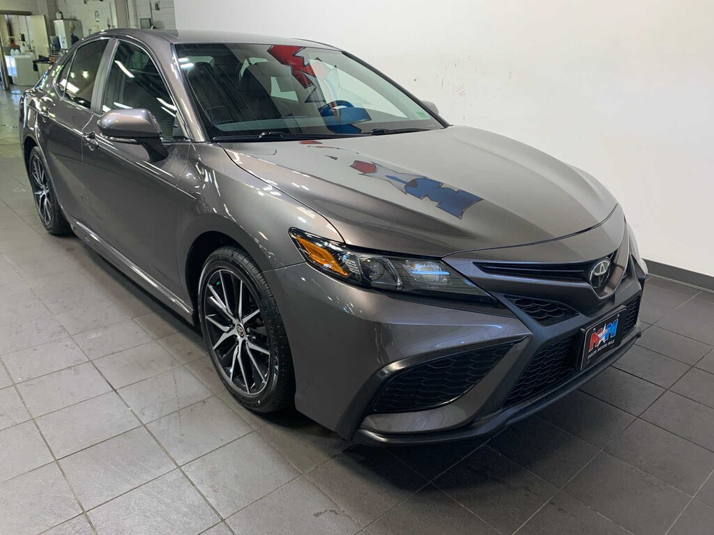 Used 2022 Toyota Camry SE Sedan