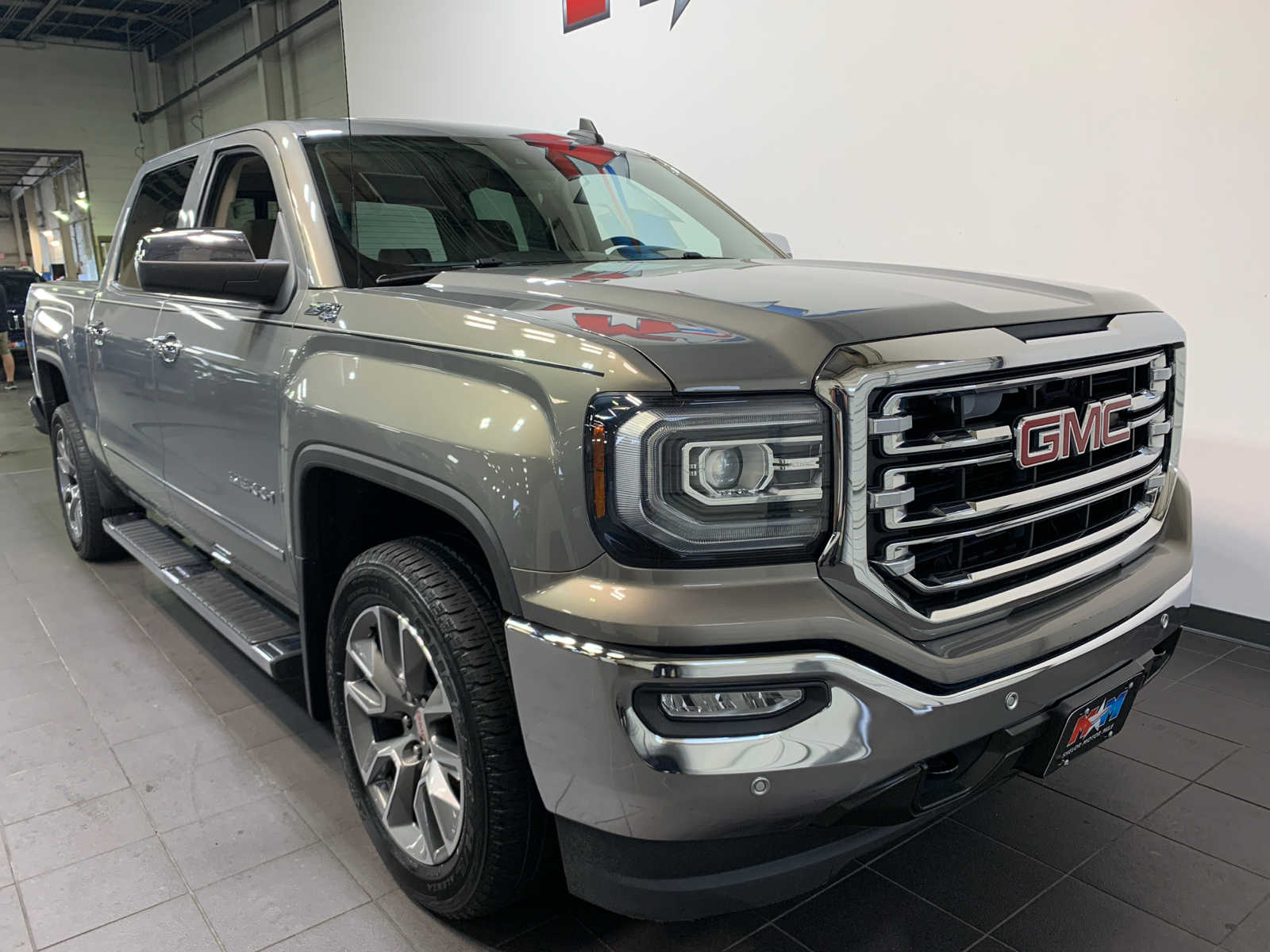 2017 Gmc Sierra 1500 SLT photo 2