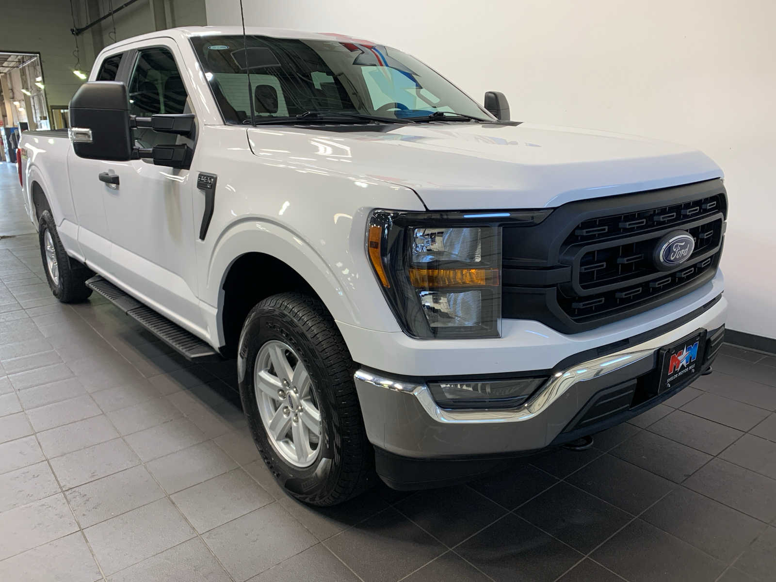 2023 Ford F-150 XL photo 2