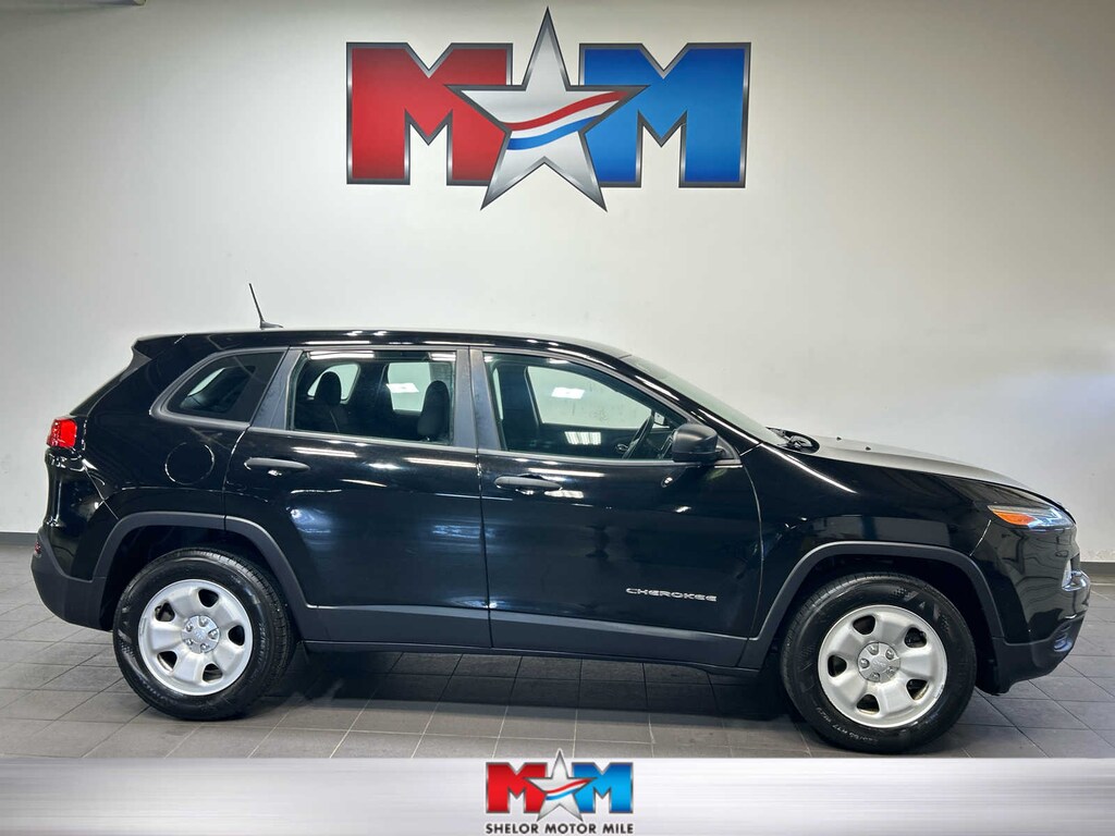 Used 2017 Jeep Cherokee Sport 4x4 SUV