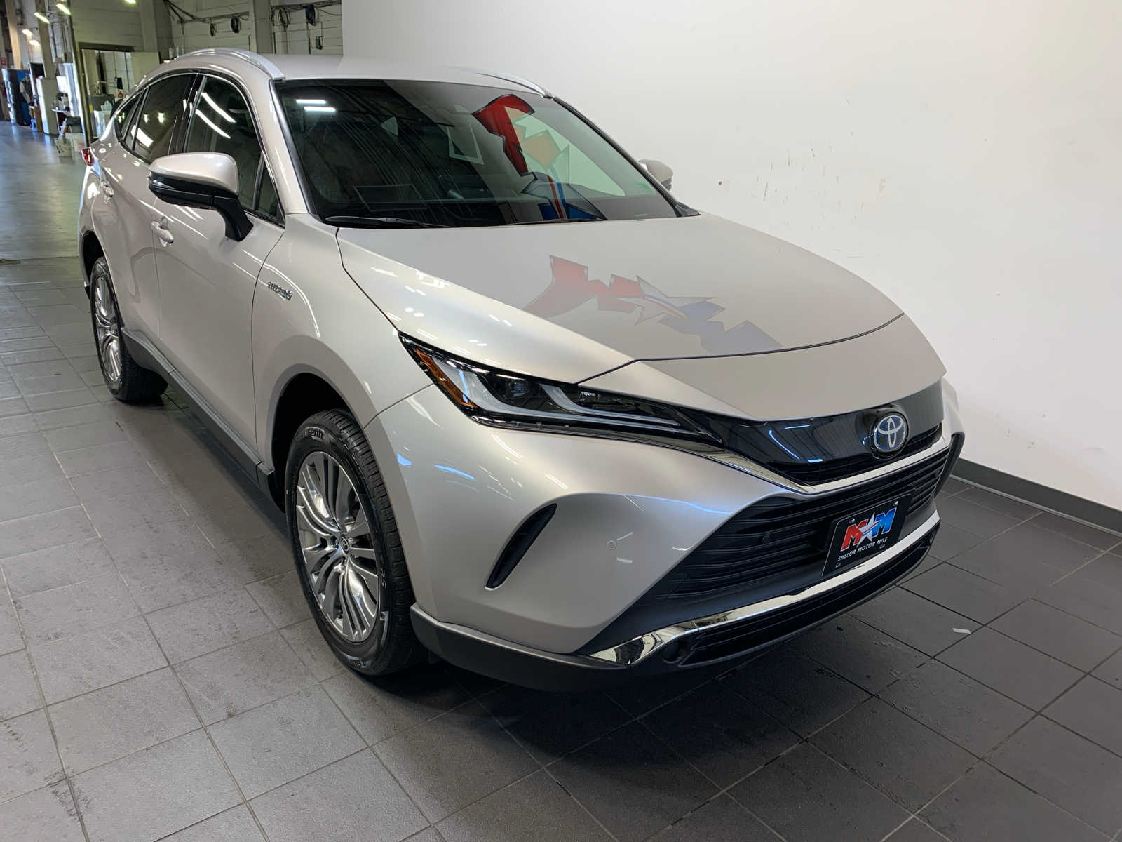 2021 Toyota Venza XLE photo 2