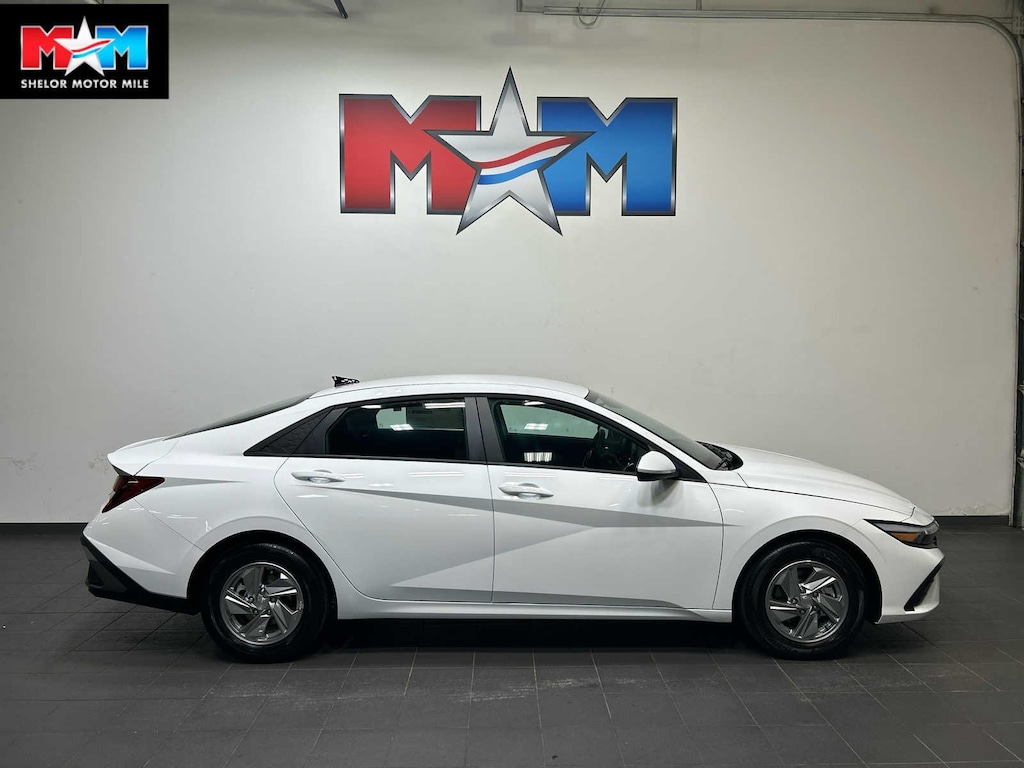 New 2026 Hyundai Elantra SE Sedan