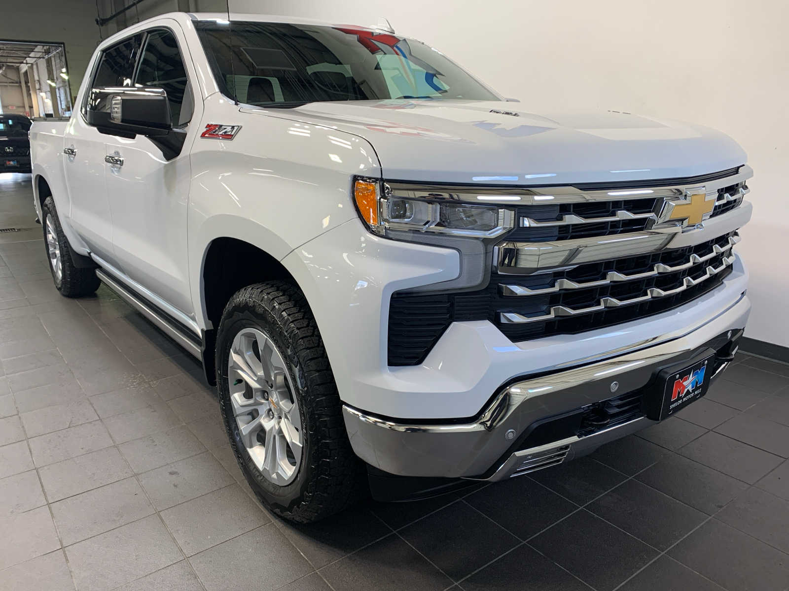 2025 Chevrolet Silverado 1500 LTZ photo 2