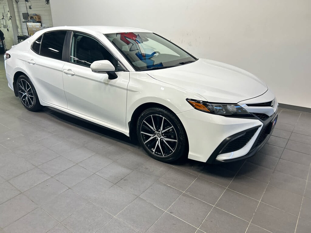 Used 2023 Toyota Camry SE Sedan