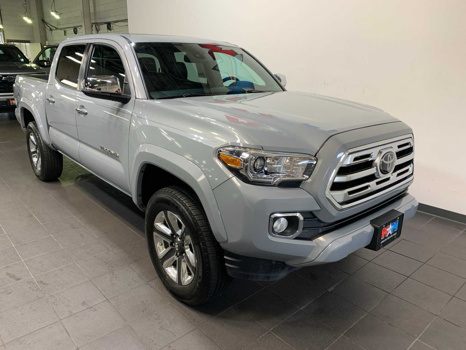 2019 Toyota Tacoma Limited V6 photo 2
