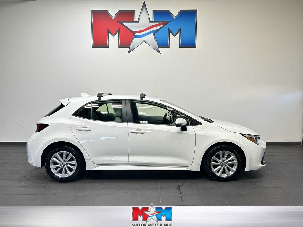 Used 2025 Toyota Corolla Hatchback SE Hatchback