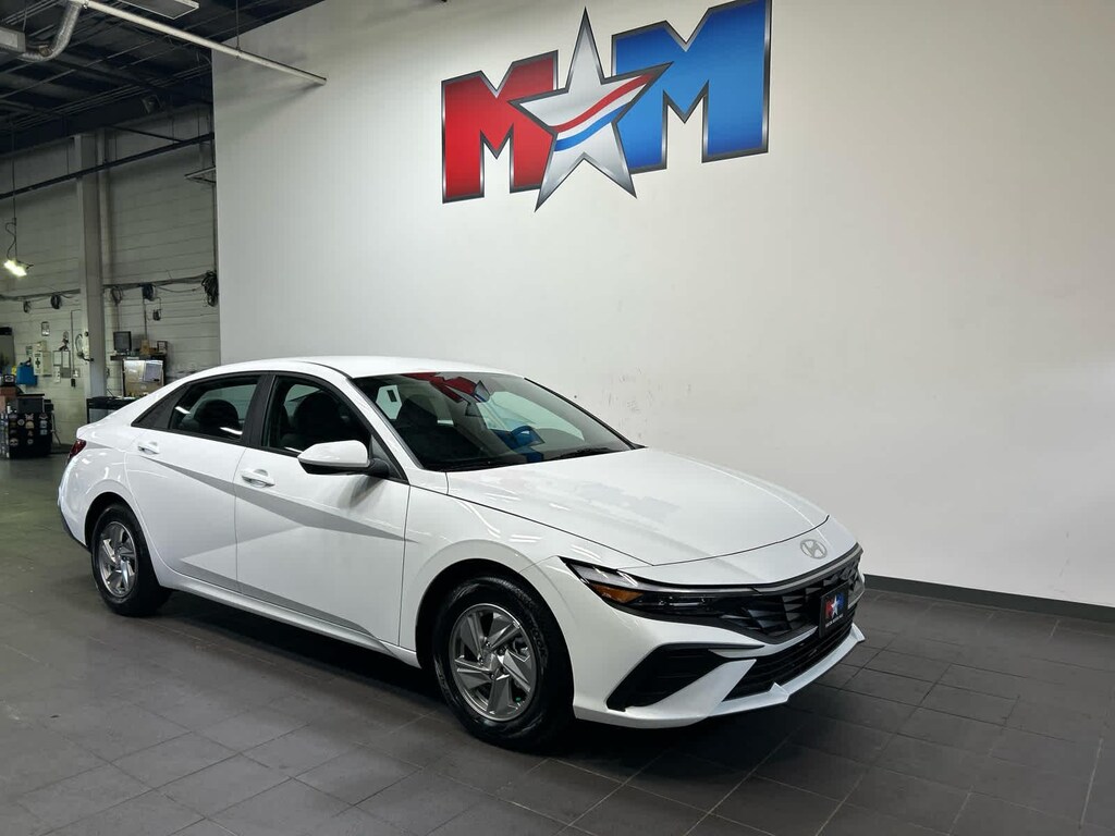 New 2026 Hyundai Elantra SE Sedan
