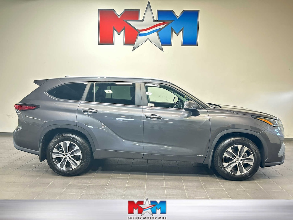 Used 2023 Toyota Highlander Hybrid XLE SUV