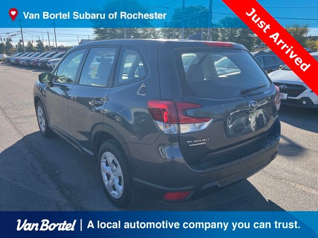 2022 Subaru Forester Base photo 2