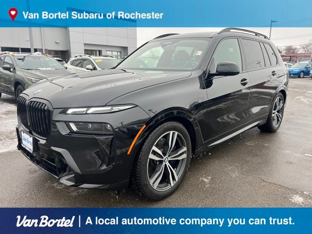 2025 BMW X7 40i's photo