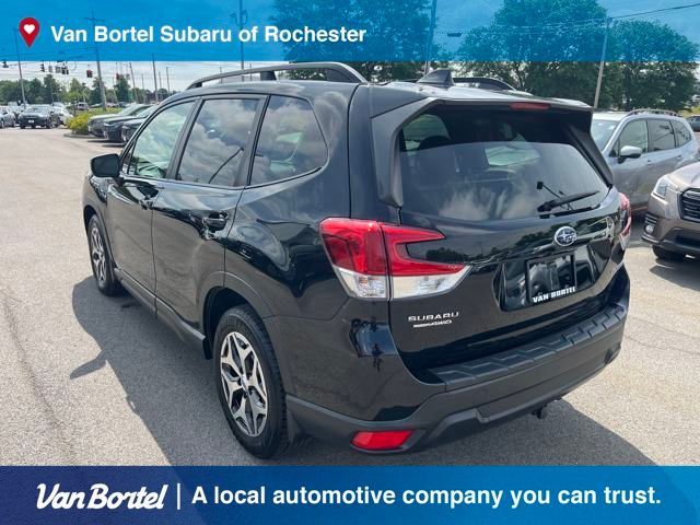 2021 Subaru Forester Premium photo 2