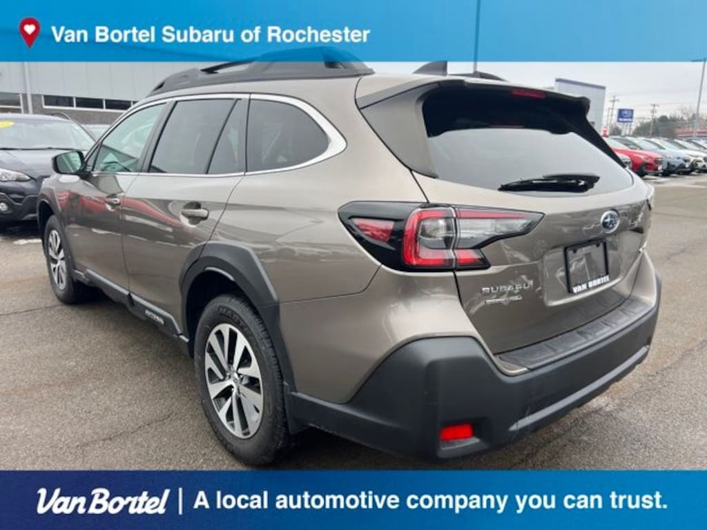 Used 2023 Subaru Outback Premium SUV