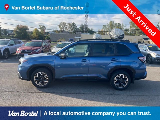 2025 Subaru Forester Premium photo 2