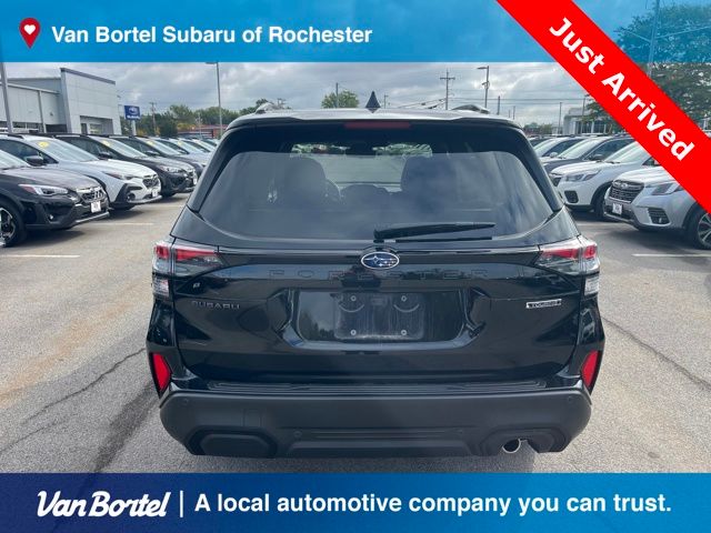 2025 Subaru Forester Touring photo 3