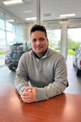 Staff member Brandon McVaugh from e21eea972133