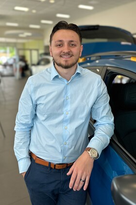 Staff member Jay Gallo from 5e9d0f461285