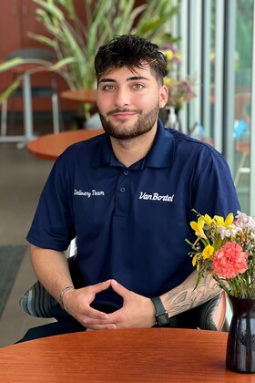 Staff member Matthew Ranalletta from e21eea972133