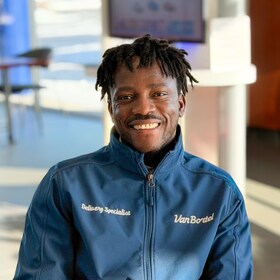 Staff member Erntz Reynolds from e21eea972133