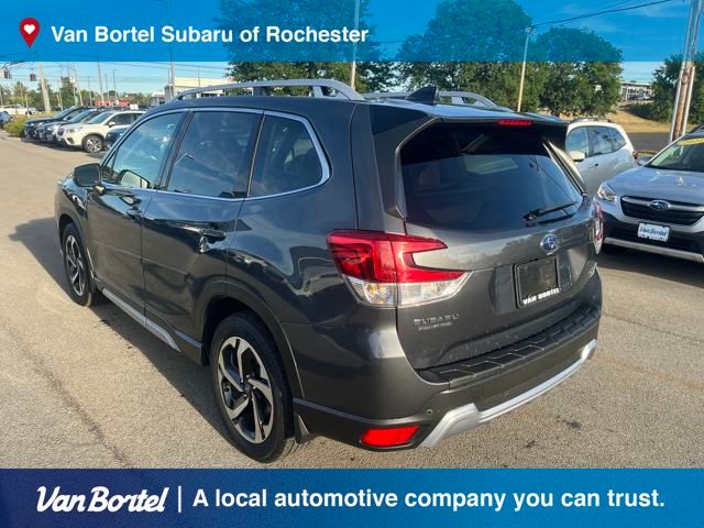 2024 Subaru Forester Touring photo 2