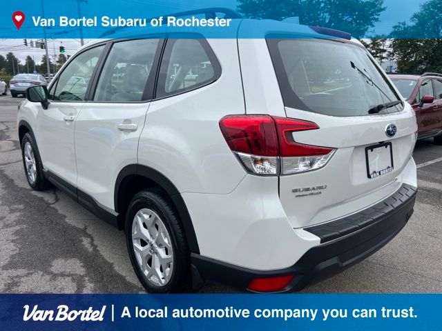 2022 Subaru Forester Base photo 2