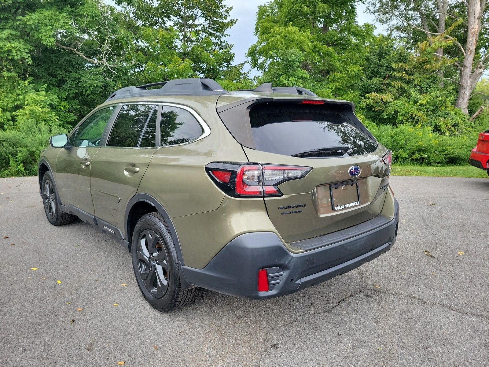 2020 Subaru Outback Onyx Edition XT photo 2