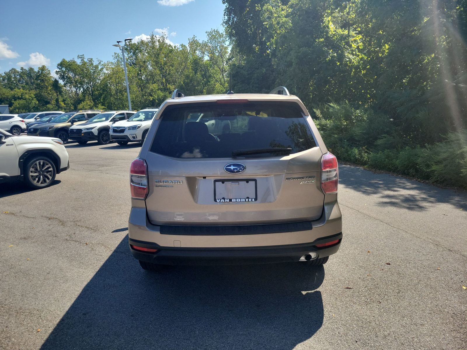 2015 Subaru Forester 2.5i Touring photo 4