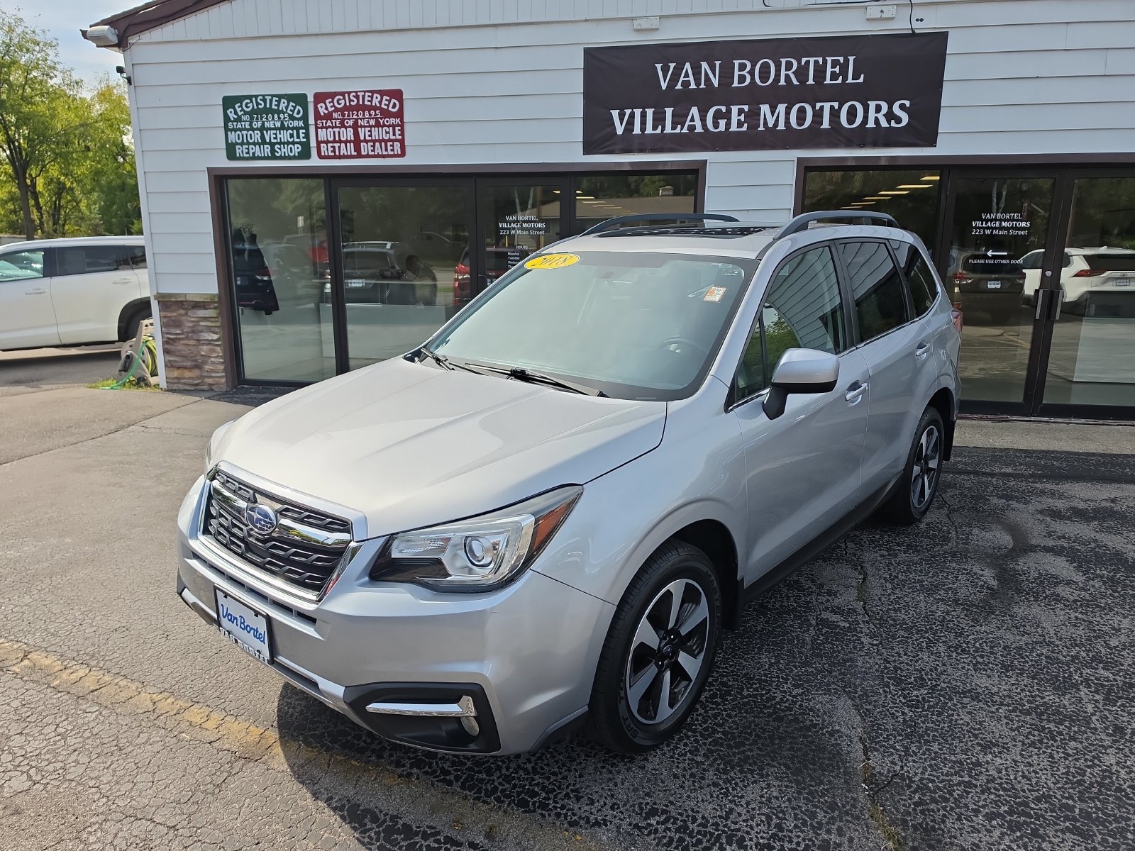 Used 2018 Subaru Forester Limited with VIN JF2SJARC6JH617335 for sale in Victor, NY