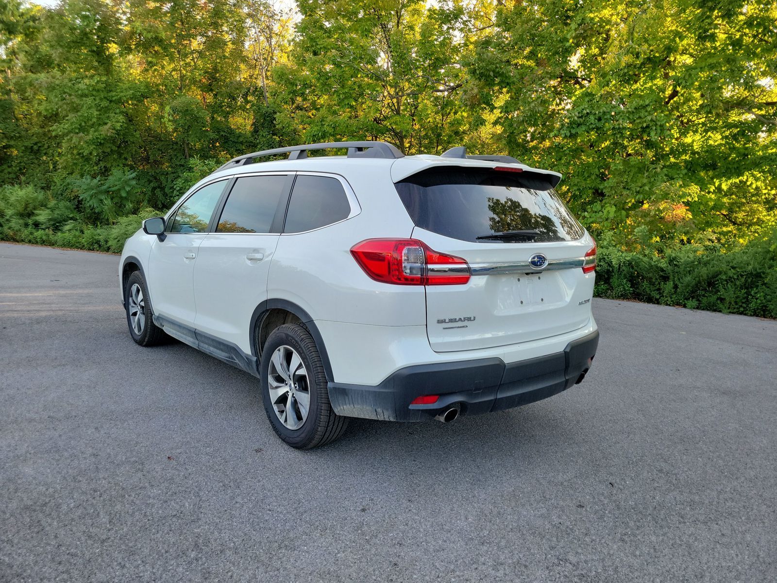 2022 Subaru Ascent Premium photo 2