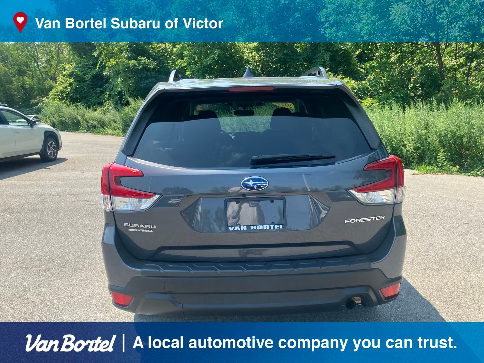 2022 Subaru Forester Premium photo 2