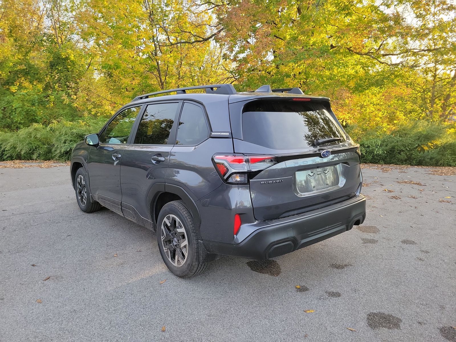 2025 Subaru Forester Premium Base photo 3