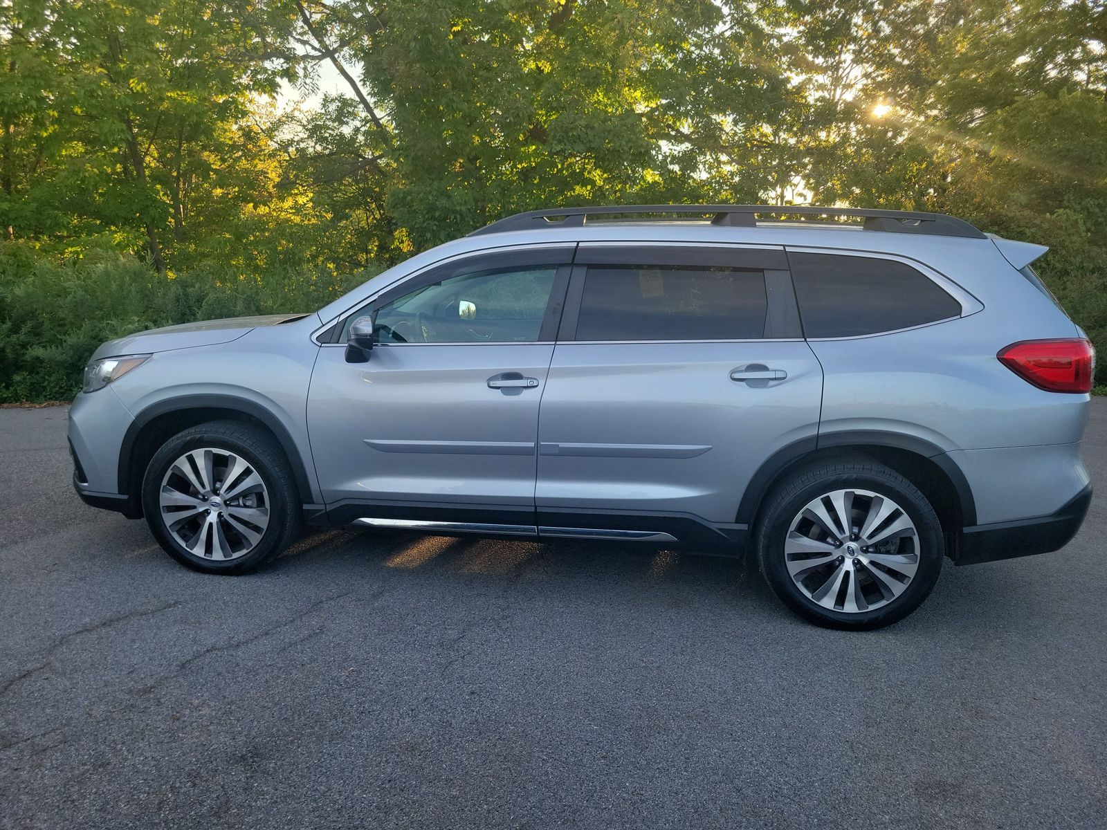 2022 Subaru Ascent Limited photo 2