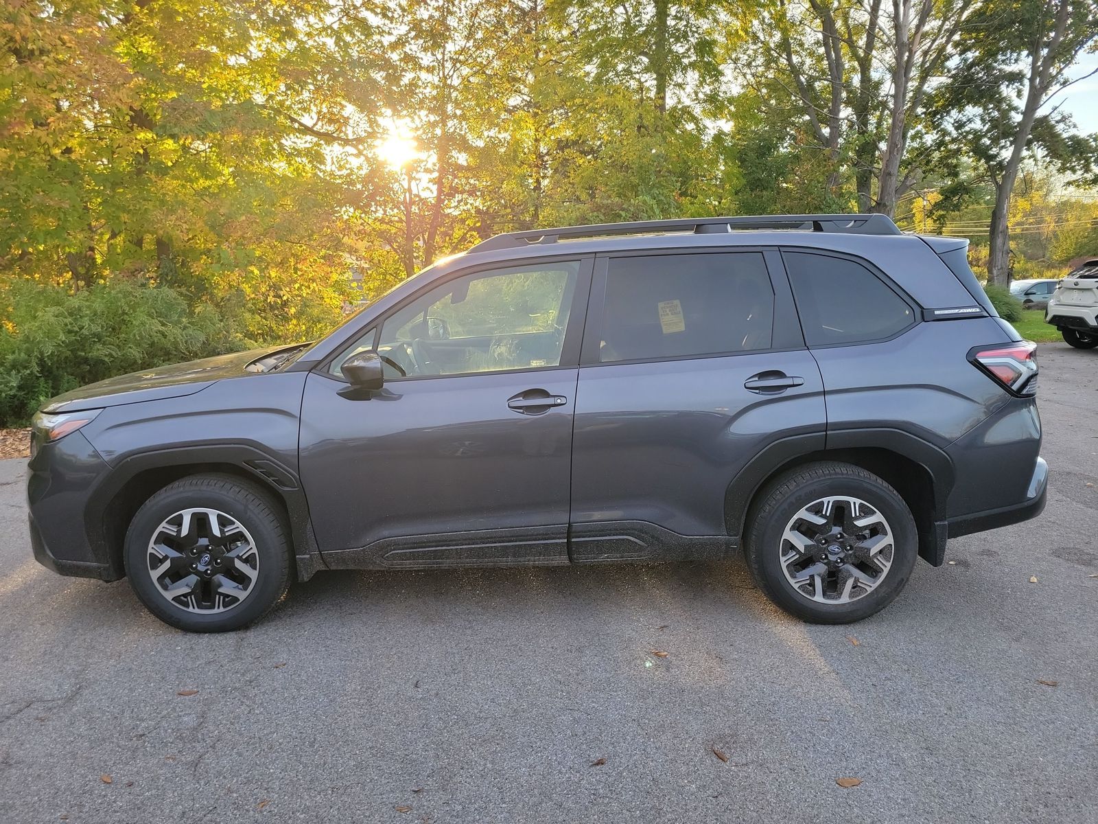 2025 Subaru Forester Premium Base photo 2
