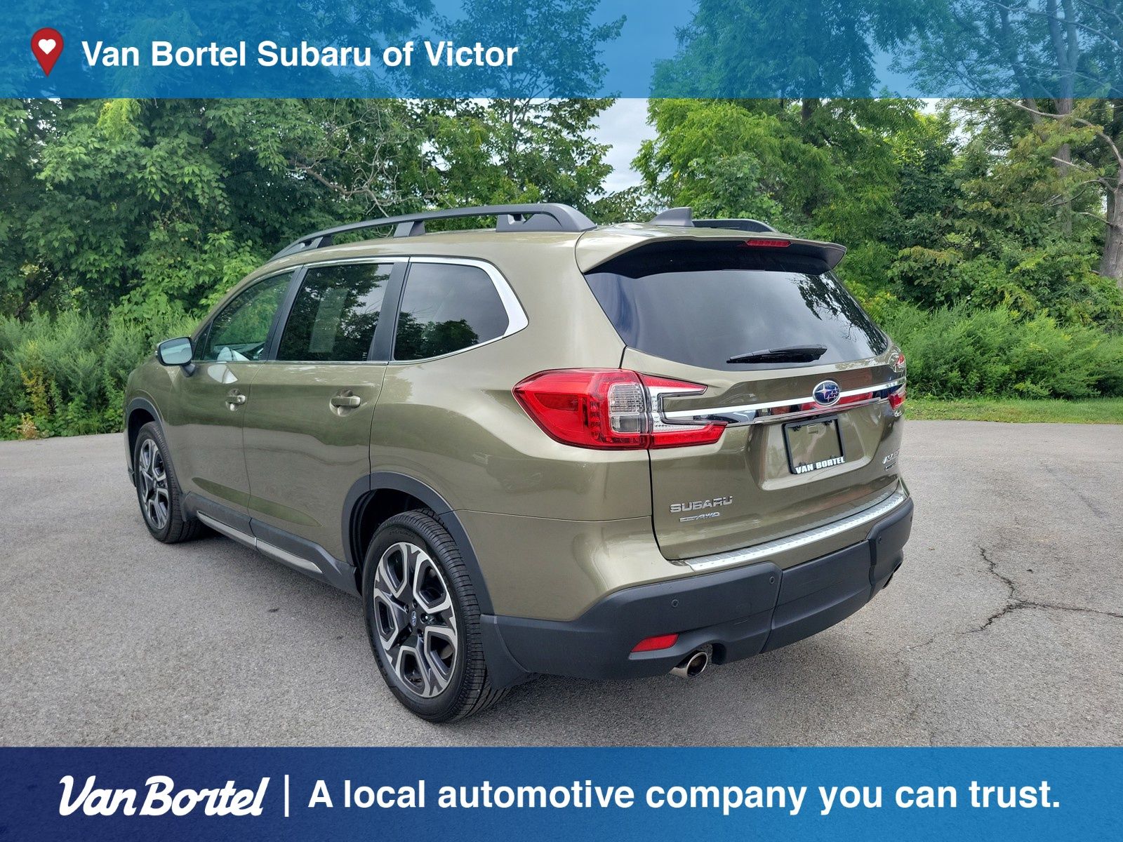 2023 Subaru Ascent Limited photo 2