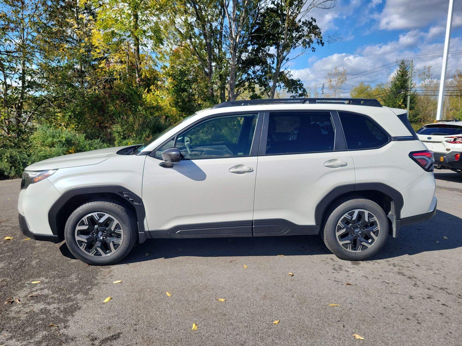 2025 Subaru Forester Premium Base photo 2
