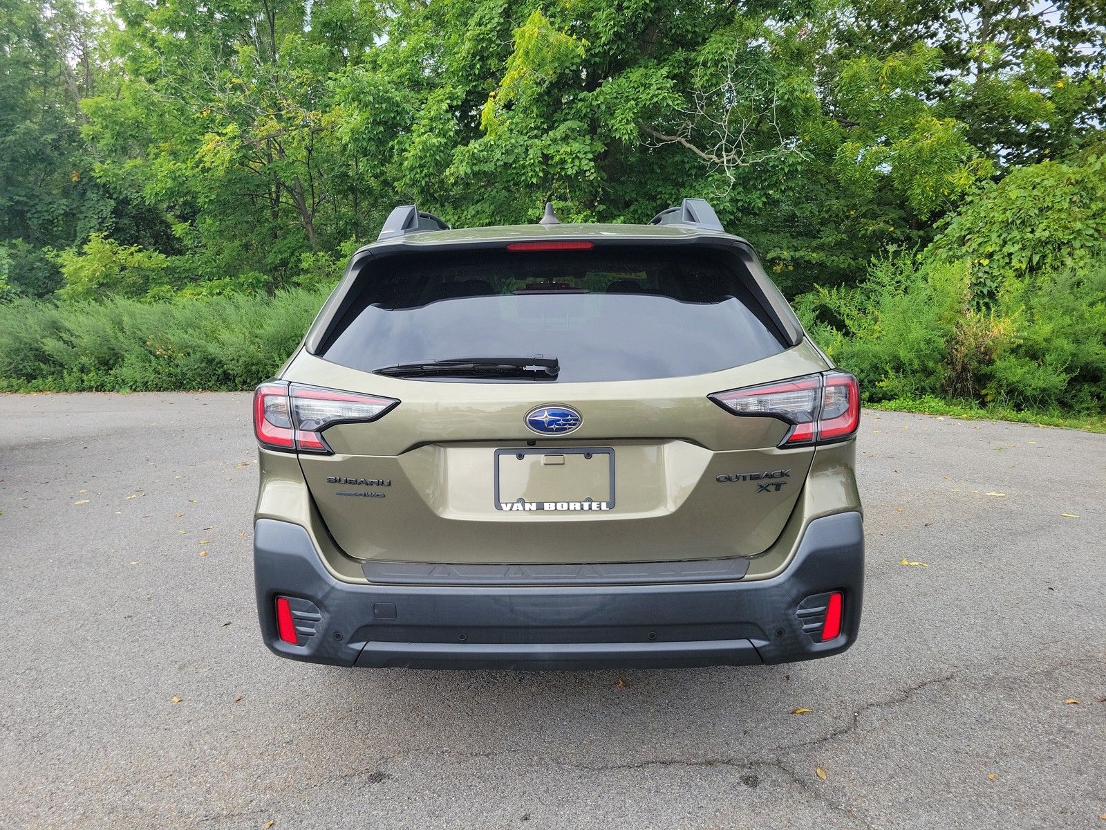 2020 Subaru Outback Onyx Edition XT photo 3