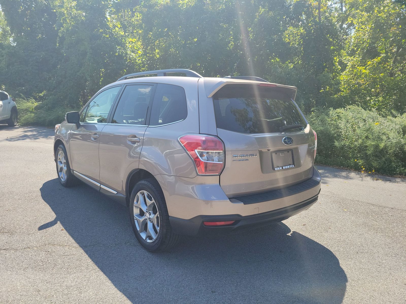2015 Subaru Forester 2.5i Touring photo 3