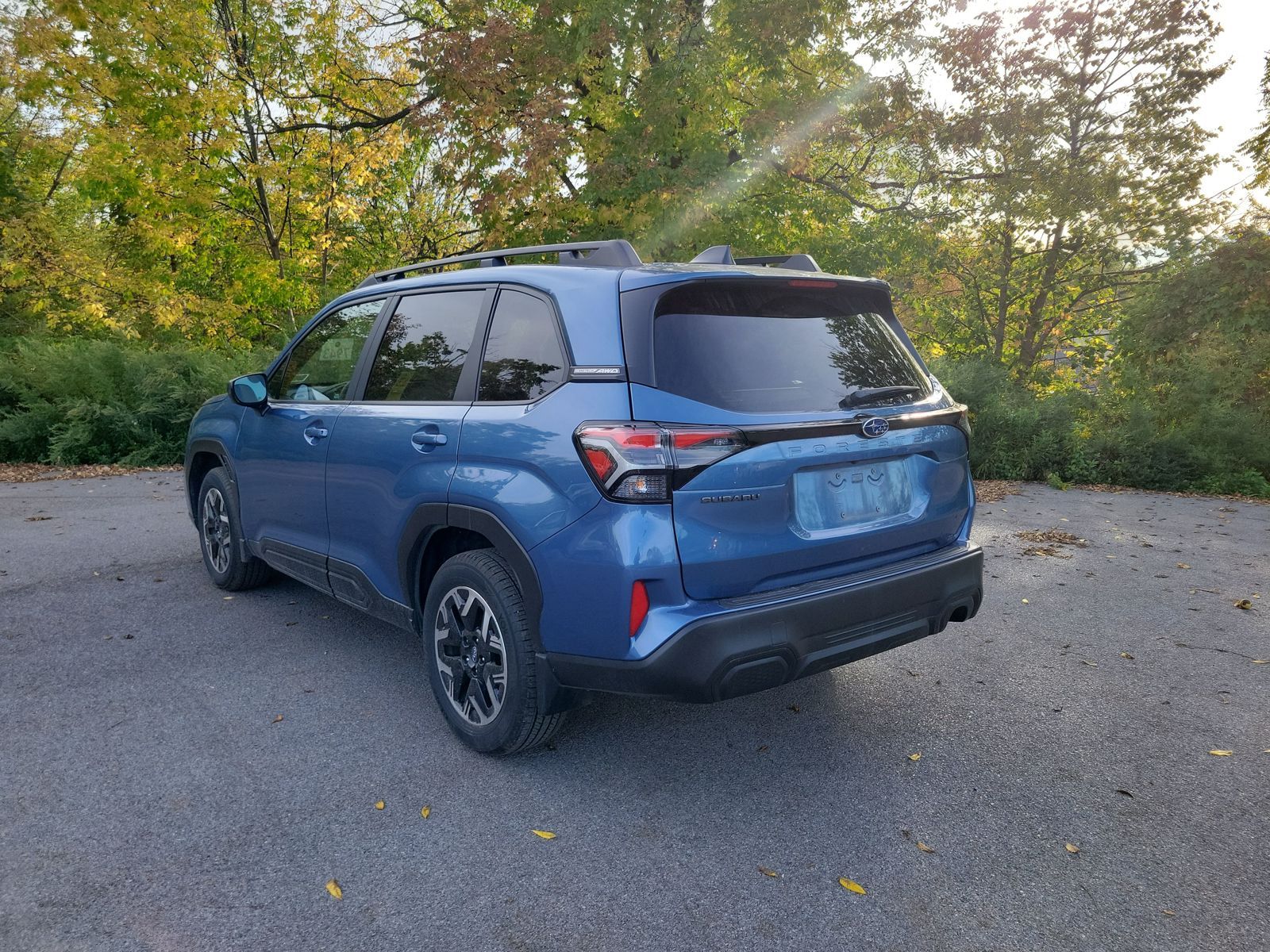 2025 Subaru Forester Premium Base photo 2