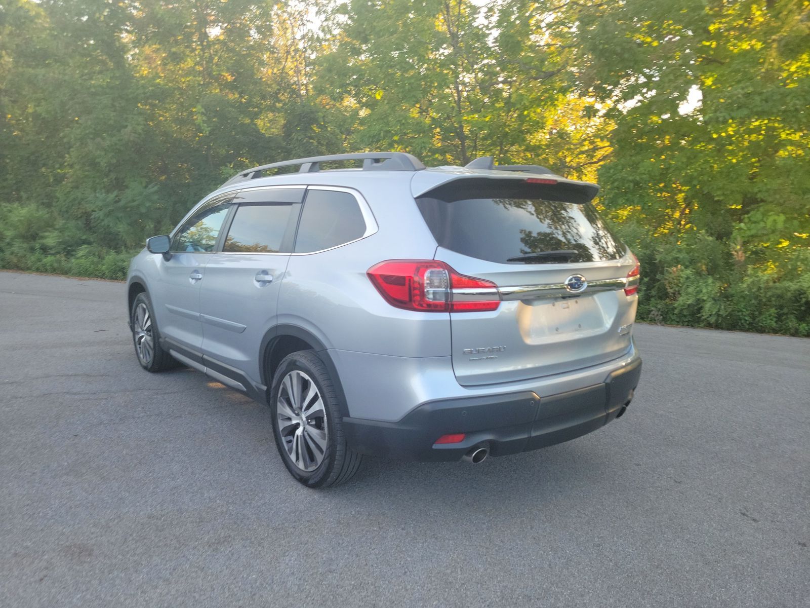 2022 Subaru Ascent Limited photo 3